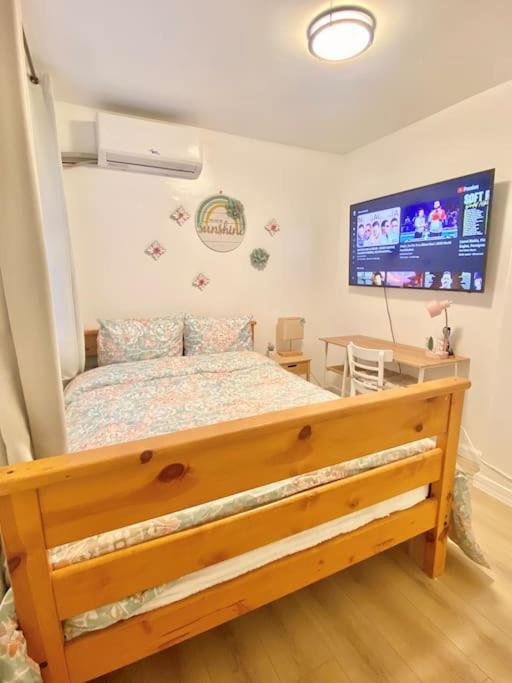 Pink Cozy House 2 Bedrooms Роузмийд Екстериор снимка