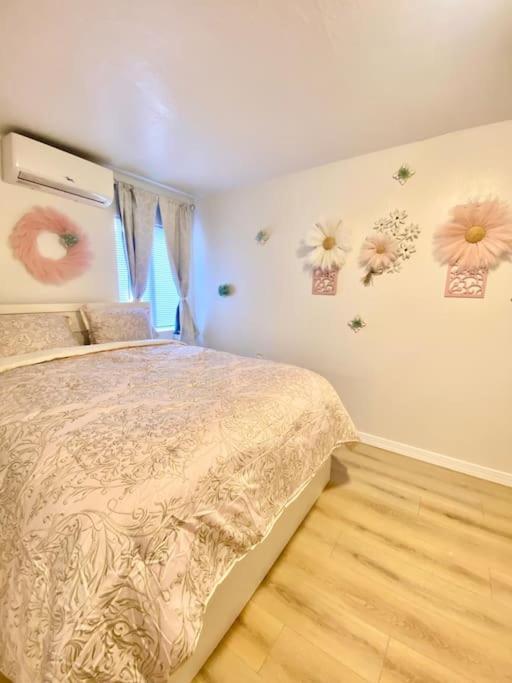 Pink Cozy House 2 Bedrooms Роузмийд Екстериор снимка