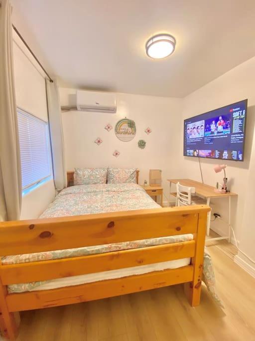 Pink Cozy House 2 Bedrooms Роузмийд Екстериор снимка
