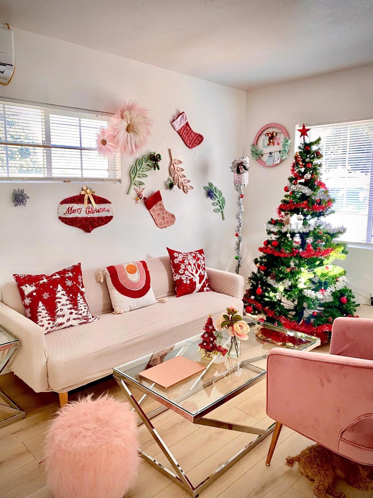 Pink Cozy House 2 Bedrooms Роузмийд Екстериор снимка